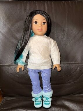American Girl Doll Of the year Corrine tan 2022 with outfit and shoes
